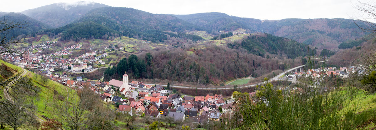 Panoramablick auf Forbach und Gausbach